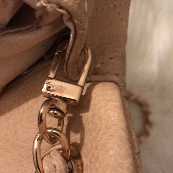 Vegan Turnlock Chain-linked Convertible Clutch Bag - Picture 5 of 6